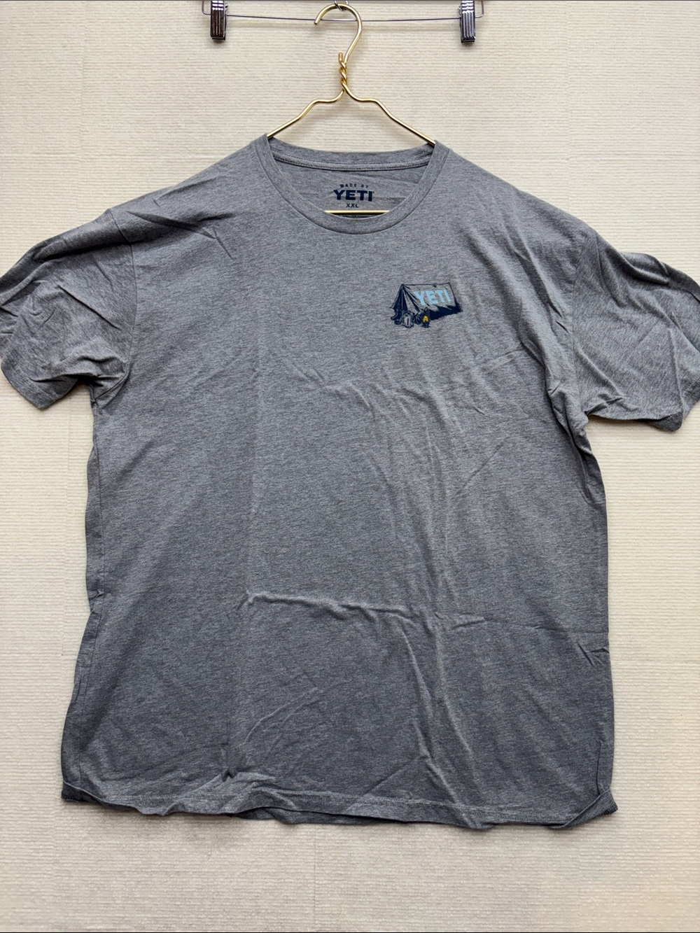 YETI Men's Short Sleeve Tee in Gray with Small Chest Logo XXL